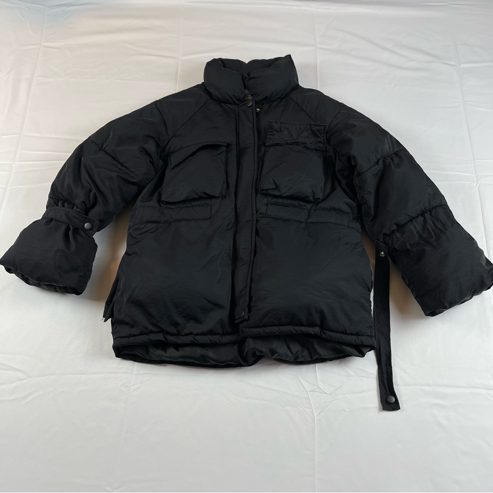 Womens Black Full zip Puffer Jacket Size: Medium “READ”